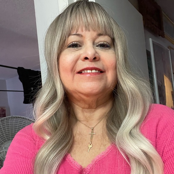 Women’s wig with bangs - Picture 1 of 3